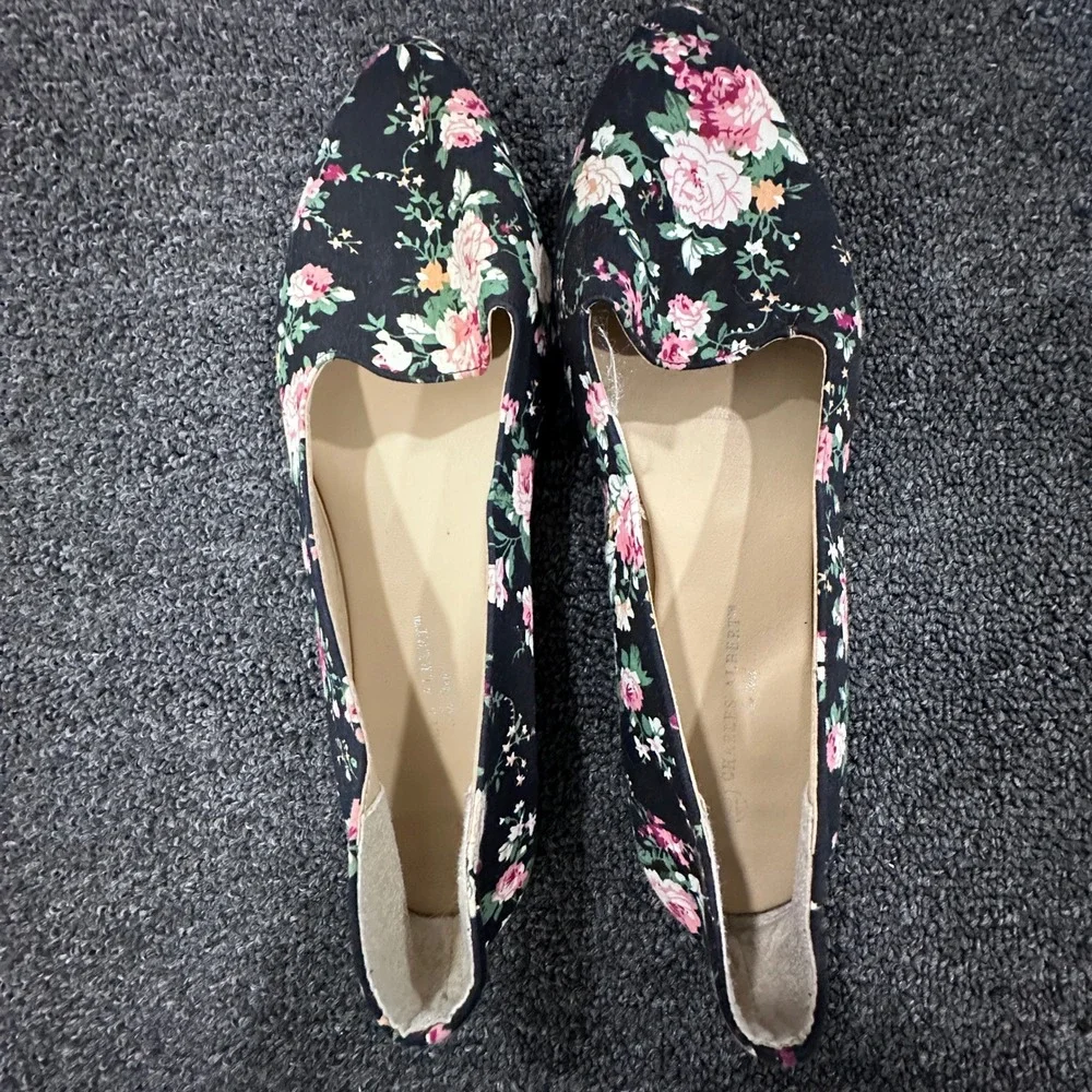 Charles Albert Floral Slip On Loafers Women's Black Pink Rose Flats Size 8.5
